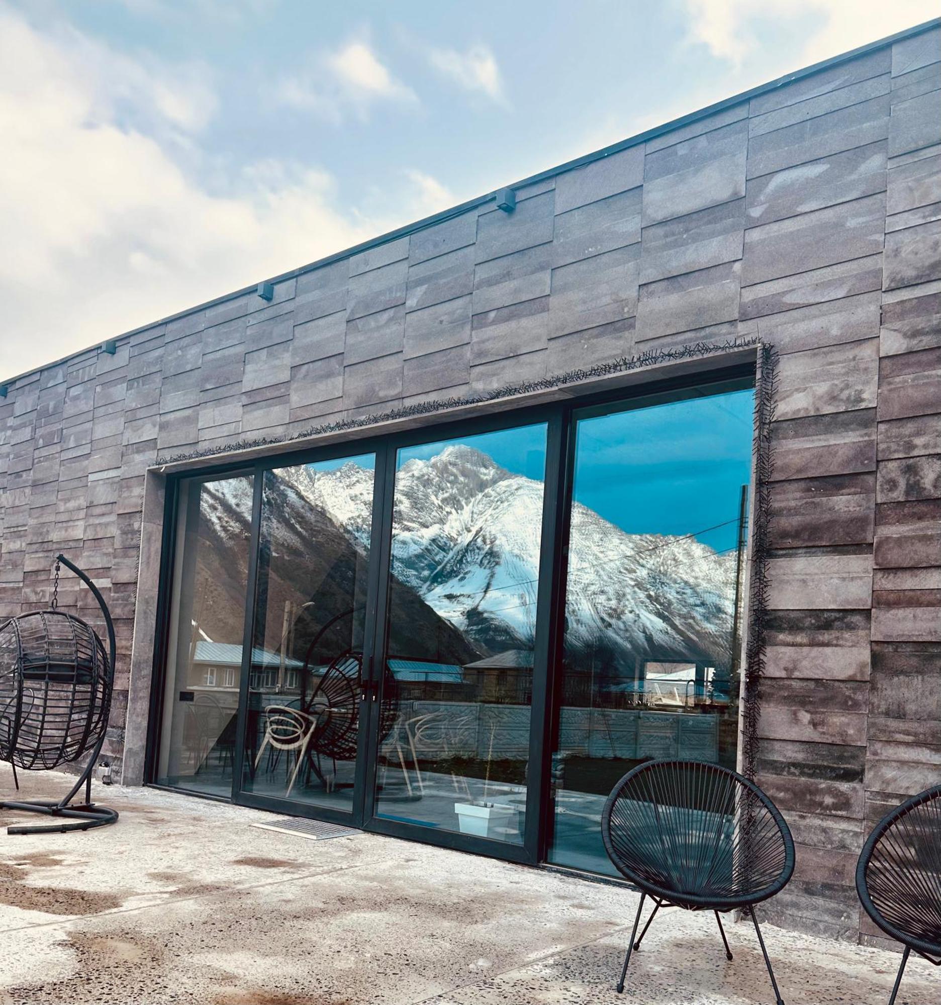 Vila Alpine Escape Kazbegi Exteriér fotografie