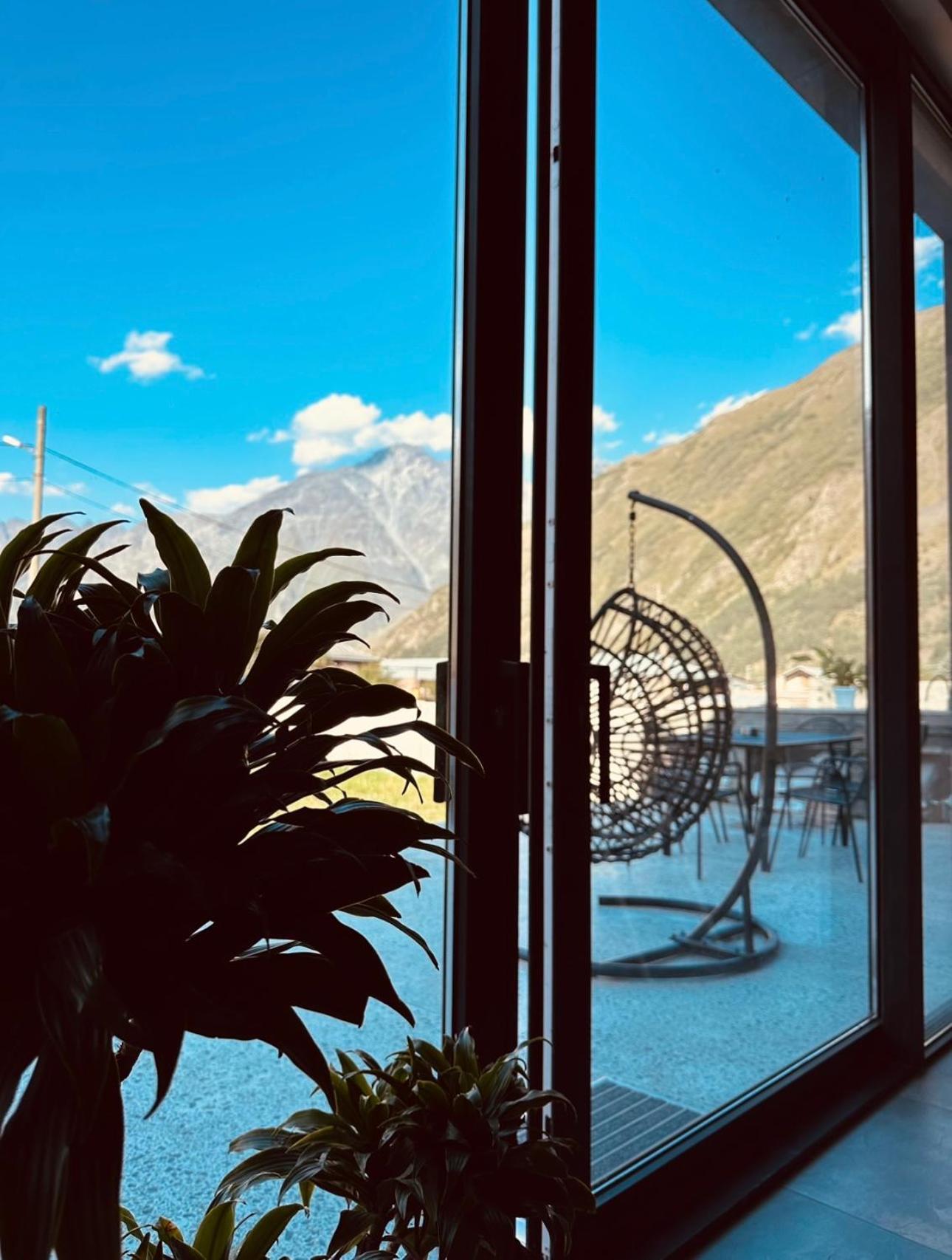 Vila Alpine Escape Kazbegi Exteriér fotografie