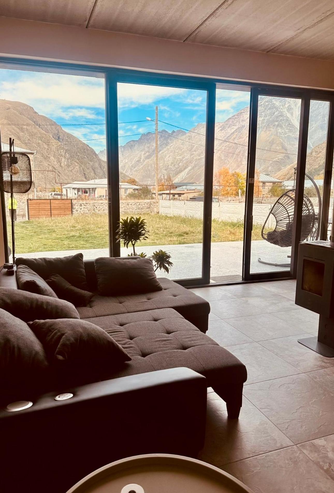 Vila Alpine Escape Kazbegi Exteriér fotografie
